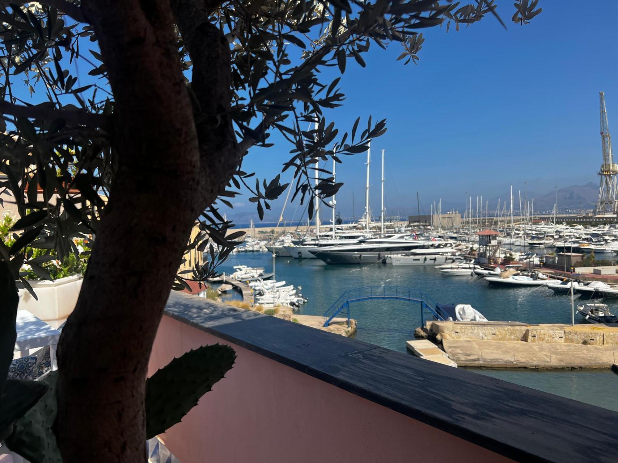 Isabella Suite Marina Di Villa Igiea Палермо Екстериор снимка
